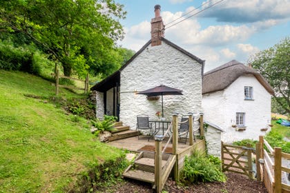 Detached dog friendly discount cottages